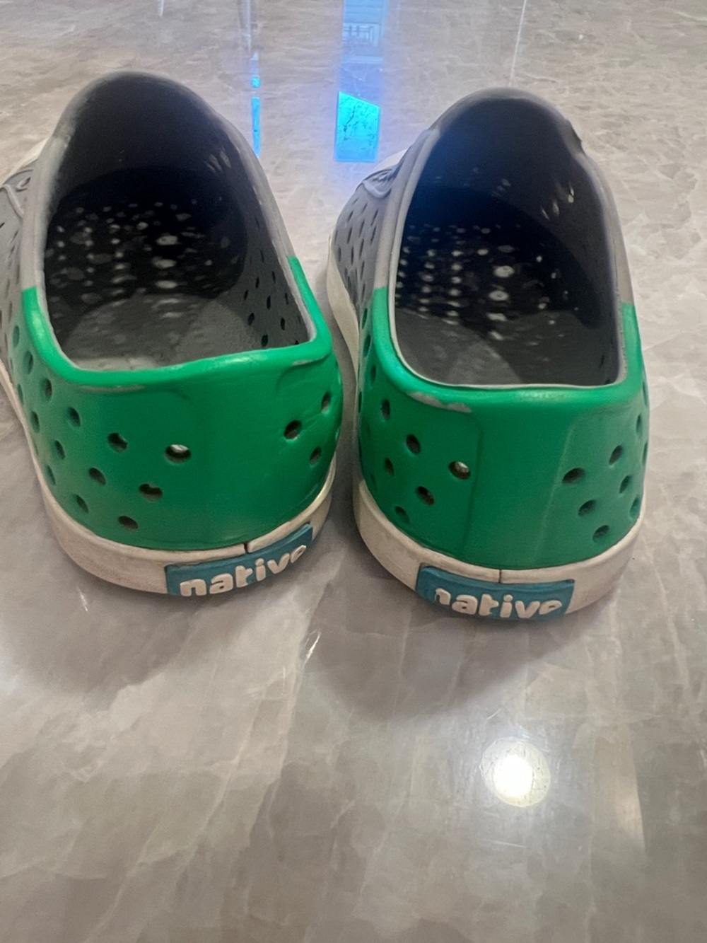 Native Kids Slip-On Water Shoes in Gray with Green Trim - Size 7 - Picture 2 of 6